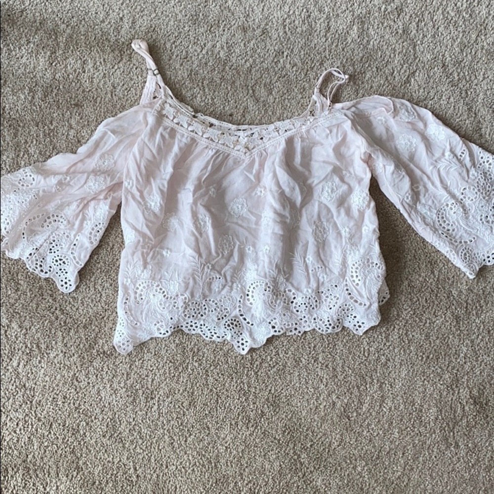 OFF THE SHOULDER LACE SHIRT